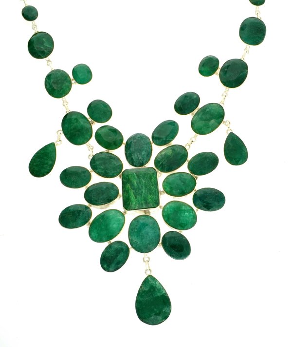 APP: 21k 304CT Mixed Cut Grn Beryl & Silver Necklace: 304.48CT Mixed Cut Green Beryl and Sterling Silver Neckla