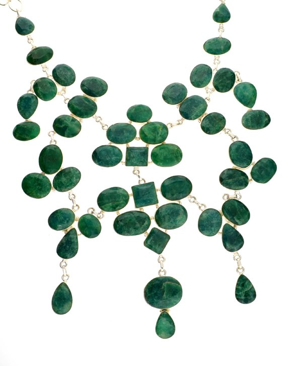 APP: 21k 306CT Mixed Cut Grn Beryl & Silver Necklace: 306.85CT Mixed Cut Green Beryl and Sterling Silver Neckla