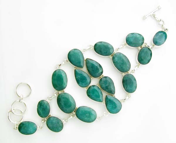 APP: 9k 129CT Mixed Cut Grn Beryl & Silver Bracelet: 129.86CT Mixed Cut Green Beryl and Sterling Silver Bracele