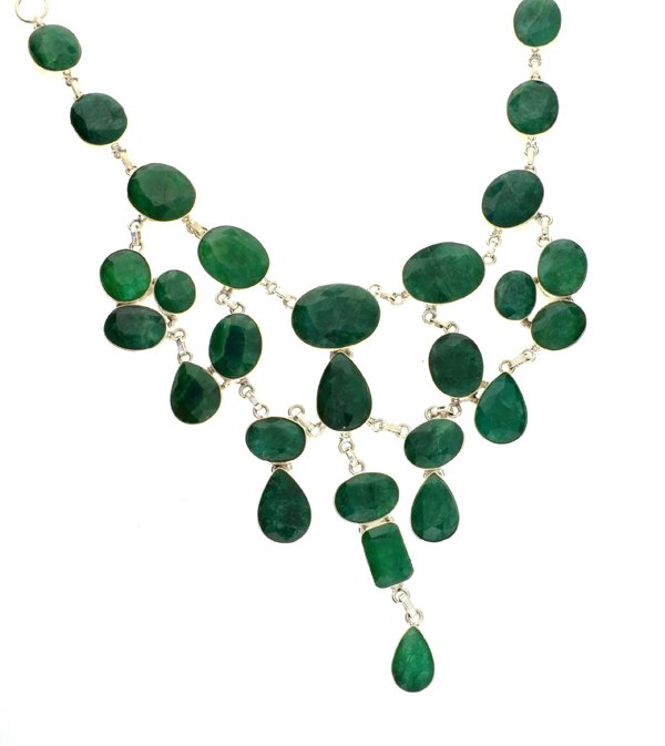 APP: 19k 283CT Oval Cut Grn Beryl & Silver Necklace: 283.43CT Oval Cut Green Beryl and Sterling Silver Necklace