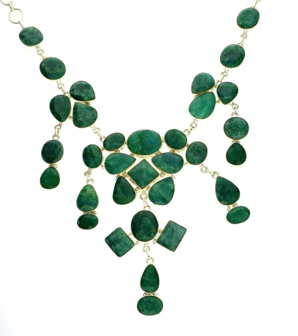 APP: 10k 131CT Mixed Cut Grn Beryl & Silver Necklace: 131.39CT Mixed Cut Green Beryl and Sterling Silver Neckla