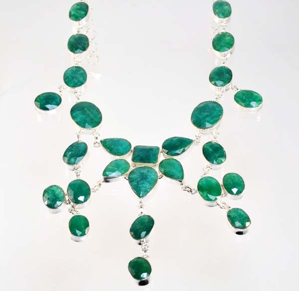 APP: 12k 263CT Mixed Cut Grn Beryl & Silver Necklace: 263.87CT Mixed Cut Green Beryl and Sterling Silver Neckla
