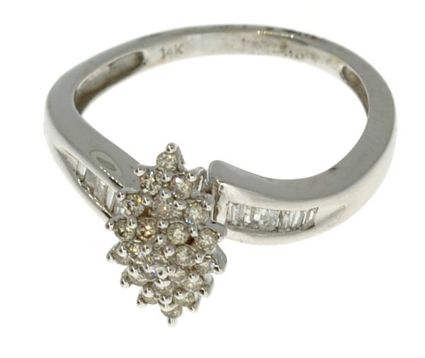 APP: 2.7k 14 kt. White Gold, 0.45CT Diamond Ring: 14 kt. White Gold, 0.45CT Diamond Ring Retail Replacement Value: