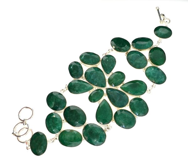 APP: 17k 231CT Mixed Cut Grn Beryl & Silver Bracelet: 231.58CT Mixed Cut Green Beryl and Sterling Silver Bracel