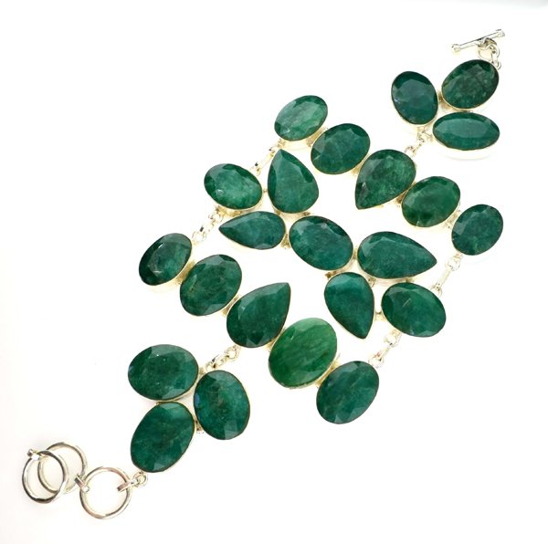 APP: 15k 193CT Mixed Cut Grn Beryl & Silver Bracelet: 193.35CT Mixed Cut Green Beryl and Sterling Silver Bracel