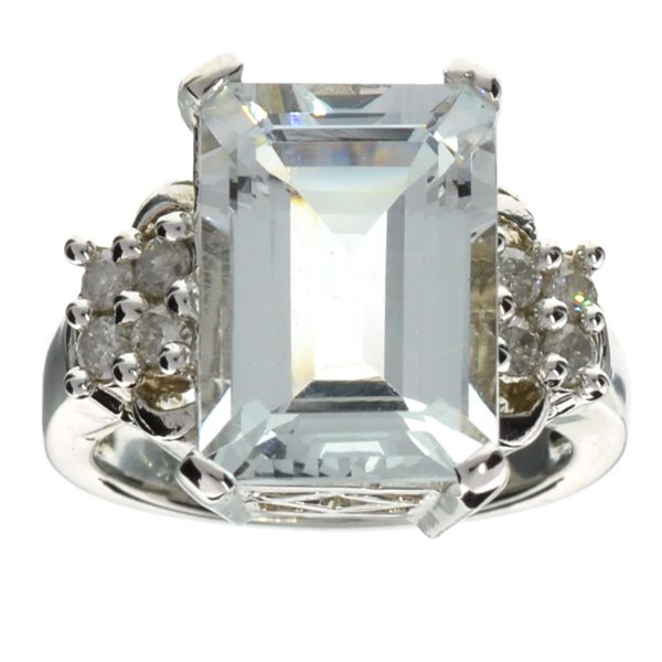APP: 15k 14kt White Gold, 7CT Aquamarine & Diamond Ring: 14 kt. White Gold, 7.54CT Aquamarine And Diamond Ring Retail R