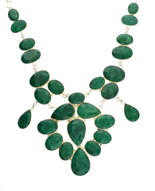 APP: 25k 366CT Mixed Cut Grn Beryl & Silver Necklace: 366.30CT Mixed Cut Green Beryl and Sterling Silver Neckla