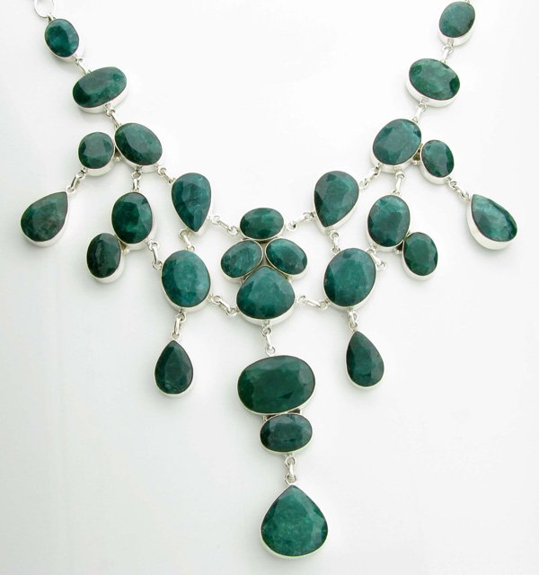 APP: 17k 246CT Mixed Cut Grn Beryl & Silver Necklace: 246.72CT Mixed Cut Green Beryl and Sterling Silver Neckla