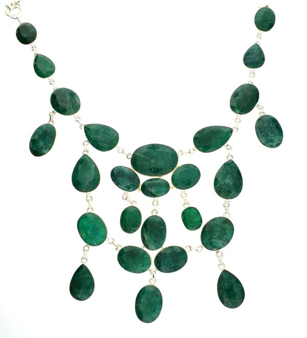 APP: 17k 241CT Mixed Cut Grn Beryl & Silver Necklace: 241.47CT Mixed Cut Green Beryl and Sterling Silver Neckla
