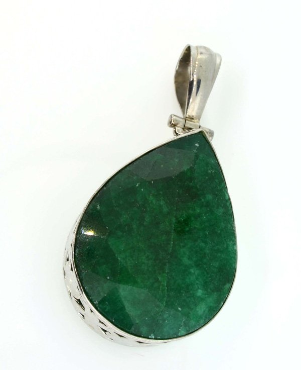APP: 3k 87CT Pear Cut Grn Beryl & Sterl Silver Pendant: 87.88CT Pear Cut Green Beryl and Sterling Silver Pendant