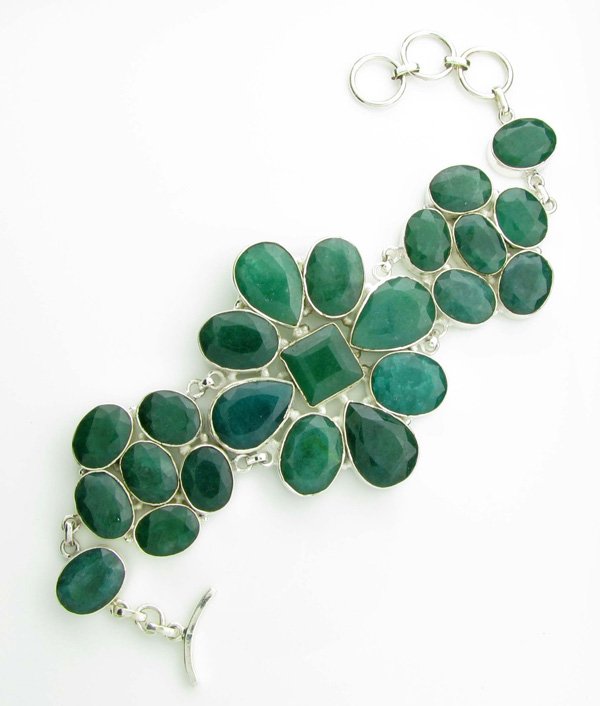 APP: 10k 123CT Mixed Cut Grn Beryl & Silver Bracelet: 123.12CT Mixed Cut Green Beryl and Sterling Silver Bracel
