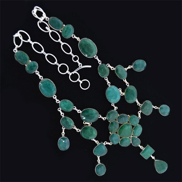APP: 27k 403CT Mixed Cut Grn Beryl & Silver Necklace: 403.95CT Mixed Cut Green Beryl and Sterling Silver Neckla