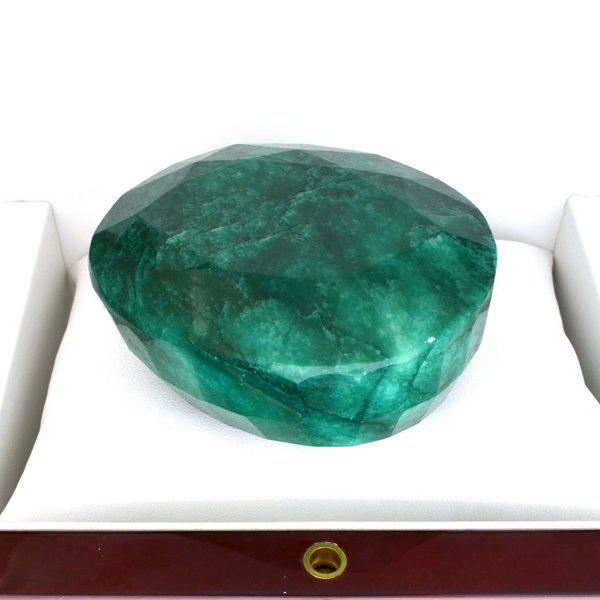 APP: 21.2k 1245.10CT Oval Cut Green Beryl Gemstone: 1245.10CT Oval Cut Green Beryl Gemstone Retail Replacement Value: