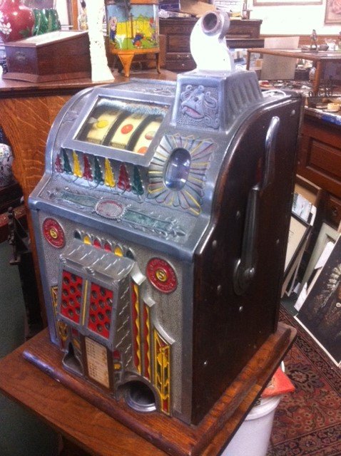 Mills Gooseneck 5-cent Slot Machine Authentic: Mills Gooseneck 5-cent Slot Machine Authentic Item