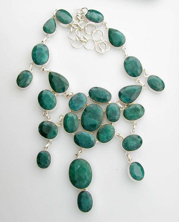 APP: 20k 290CT Mixed Cut Grn Beryl & Silver Necklace: 290.60CT Mixed Cut Green Beryl and Sterling Silver Neckla