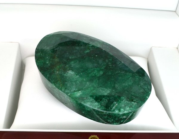 APP: 24k 1427 CT Oval Cut Emerald Green Beryl Gemstone: 1427.85CT Oval Cut Emerald Green Beryl Gemstone Retail Replaceme