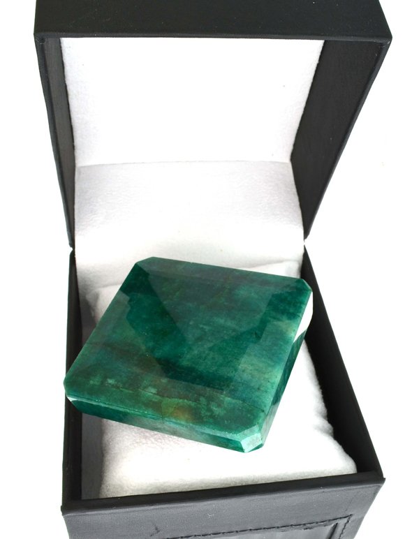 APP: 18.7k 1038.45CT Rectangle Cut Green Beryl Gemstone: 1038.45CT Rectangle Cut Green Beryl Gemstone Retail Replacement Val