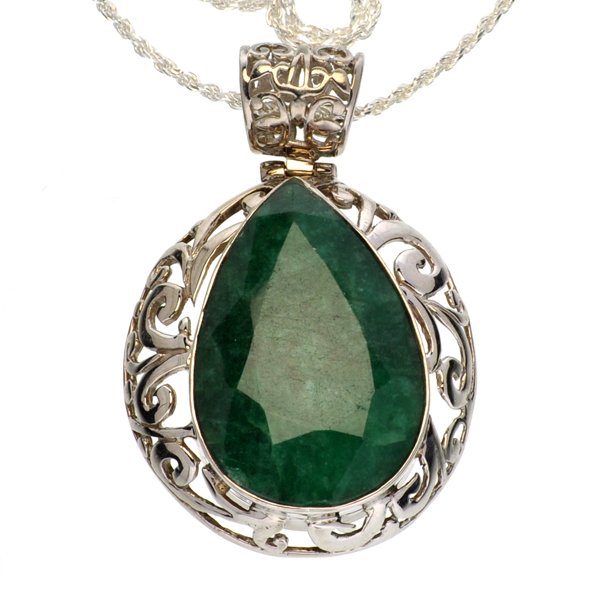 APP: 2k 36CT Pear Grn Beryl & Silver Pendant & Chain: 36.77CT Pear Cut Green Beryl and Sterling Silver Pen