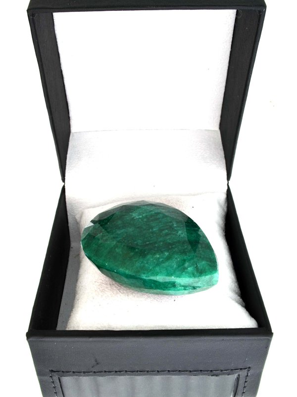 APP: 10k 589.95CT Pear Cut Green Beryl Emerald Gemstone: 589.95CT Pear Cut Green Beryl Emerald Gemstone Retail Replacement