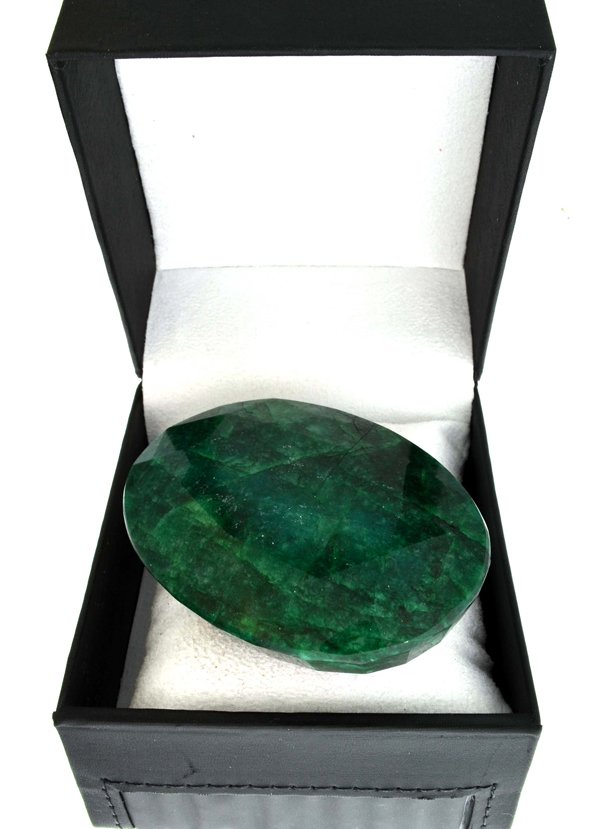 APP: 7k 1189.05CT Oval Cut Emerald Green Beryl Gemstone: 1189.05CT Oval Cut Emerald Green Beryl Gemstone Retail Replacemen