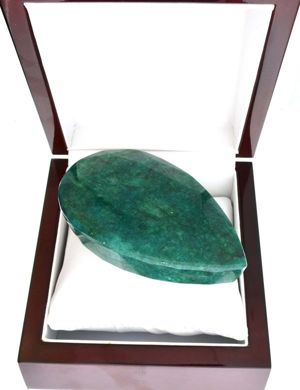 APP: 10k 1298 CT Pear Cut Green Beryl Emerald Gemstone: 1298.00CT Pear Cut Green Beryl Emerald Gemstone Retail Replaceme