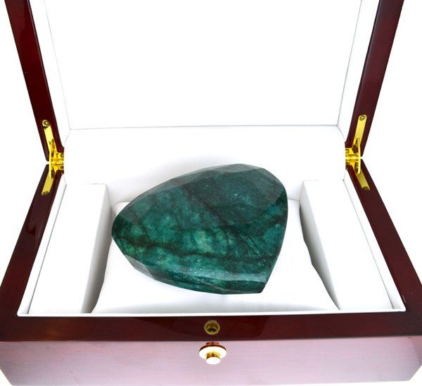 APP: 14k 1793 CT Pear Cut Green Beryl Emerald Gemstone: 1793.40CT Pear Cut Green Beryl Emerald Gemstone Retail Replaceme