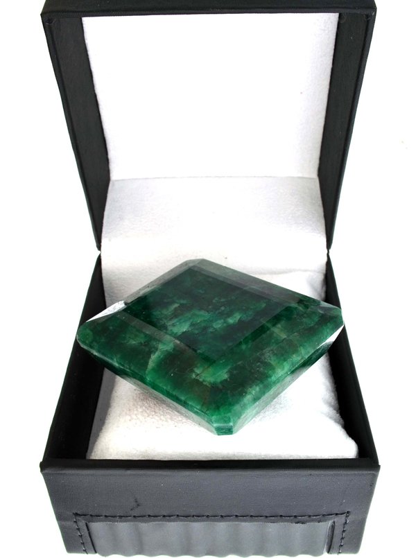 APP: 17k 1043CT Rectangle Grn Beryl Emerald Gemstone: 1043.30CT Rectangle Cut Green Beryl Emerald Gemstone Retail