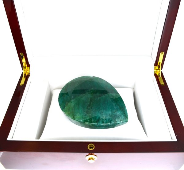 APP: 9k 1193.30CT Pear Cut Green Beryl Emerald Gemstone: 1193.30CT Pear Cut Green Beryl Emerald Gemstone Retail Replacemen