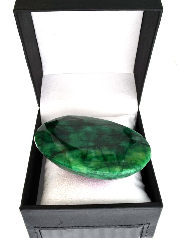 APP: 8k 1158.70CT Oval Cut Emerald Green Beryl Gemstone: 1158.70CT Oval Cut Emerald Green Beryl Gemstone Retail Replacemen
