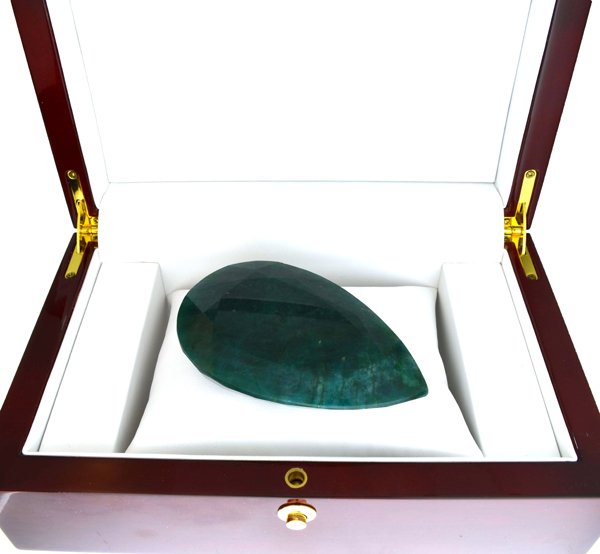 APP: 7k 856.85CT Pear Cut Green Beryl Emerald Gemstone: 856.85CT Pear Cut Green Beryl Emerald Gemstone Retail Replacement