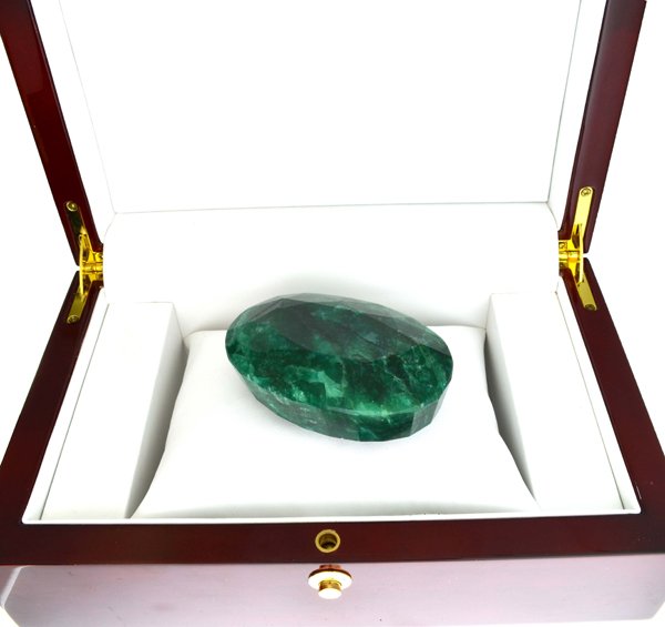 APP: 7k 871.35CT Oval Cut Green Beryl Emerald Gemstone: 871.35CT Oval Cut Green Beryl Emerald Gemstone Retail Replacement