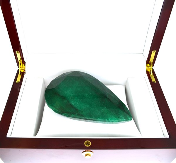 APP: 23k 1401 CT Pear Cut Green Beryl Emerald Gemstone: 1401.25CT Pear Cut Green Beryl Emerald Gemstone Retail Replaceme