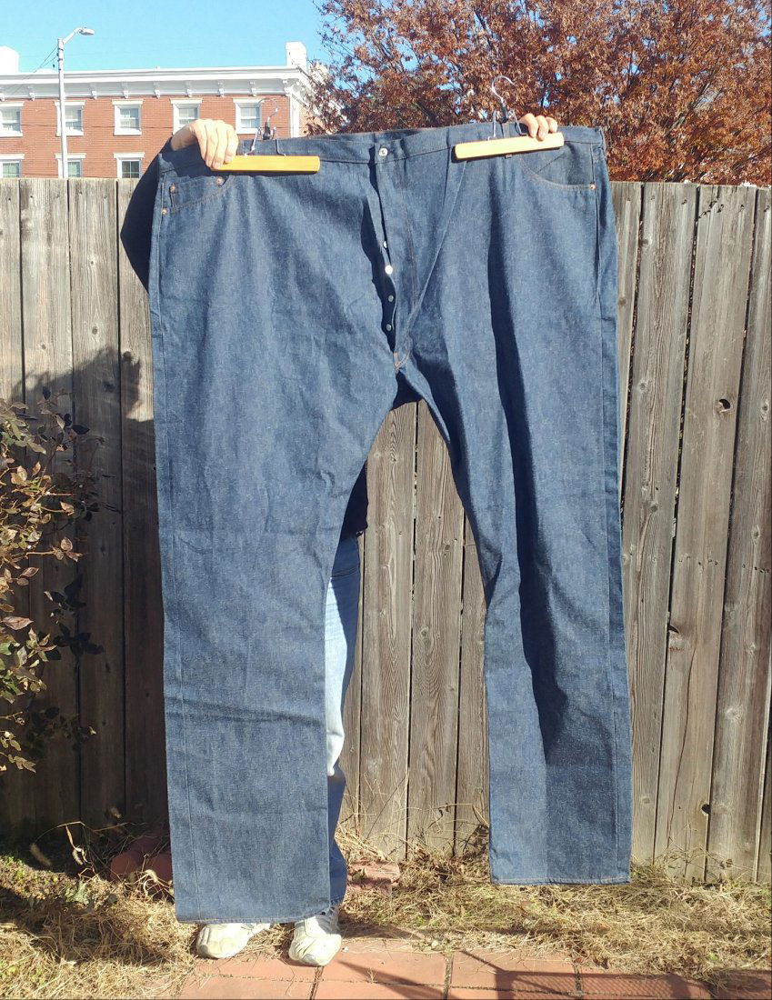 Levis 501 Jeans 76W 45L Button Fly Store Display (1 of 6)