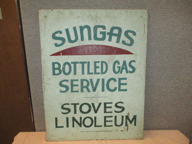 Plywood Sungas Bottled Gas Service Sign (1 of 3)