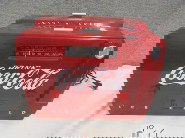 Coca-Cola Cooler Look Radio