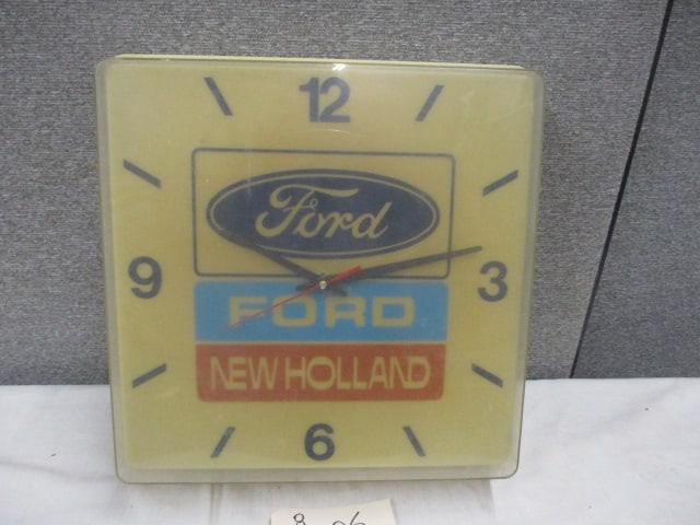 Poly Ford New Holland Clock (1 of 3)