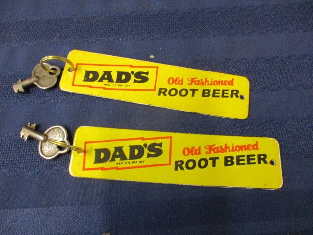 Porcelain Dad's Root Beer Key Hangers (1 of 3)