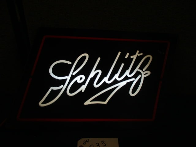 Lighted Schlitz Beer Sign (1 of 4)