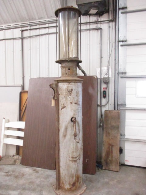 American Visible Gas Pump (1 of 5)