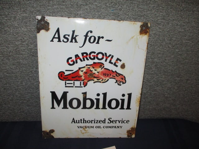 Porcelain Gargoyle Mobiloil Pump Plaque (1 of 3)