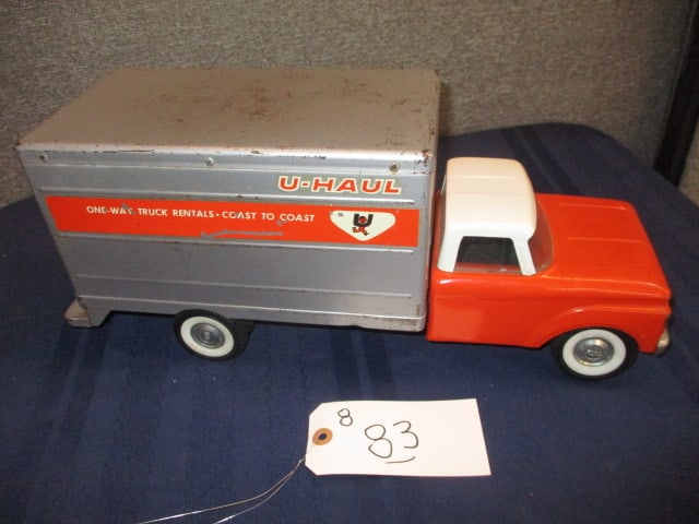 Nylint U-Haul Truck: 18"L x 8"T x 6"