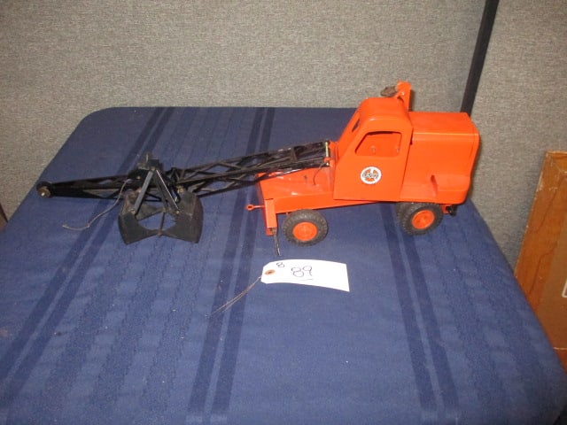 Doepki Model Clam Crane: 13"L x 15"T x 7" (string broken)
