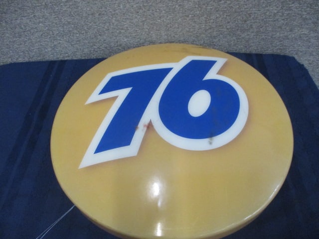 Poly Union 76 Button Sign: 17"W x 17"T