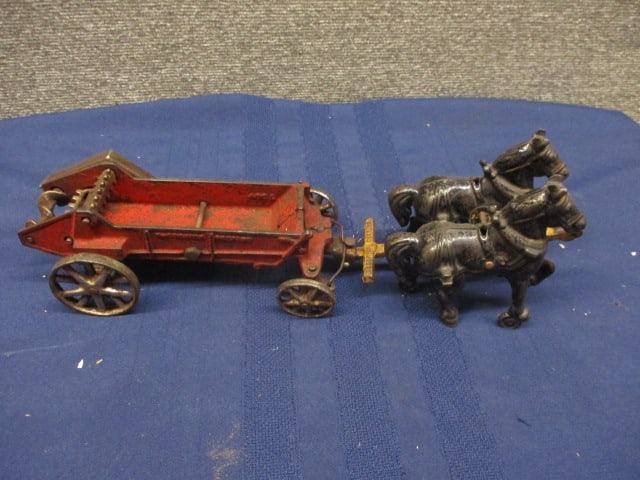 Cast McCormick Deering Horses &Spreador: 14"L x 5"T