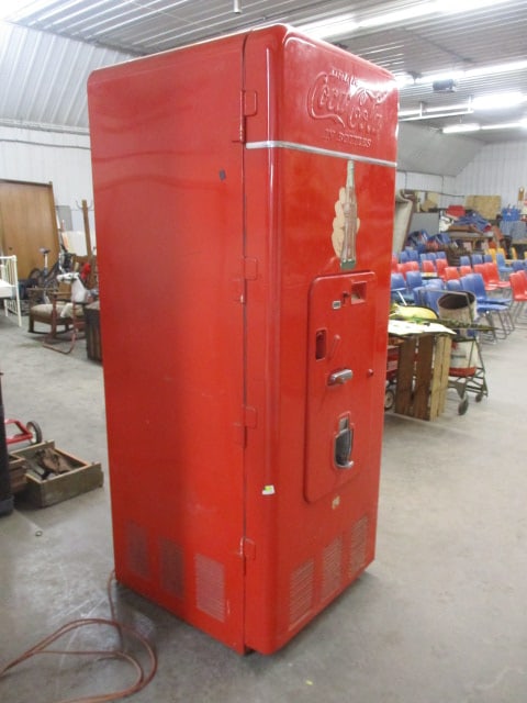 Coca-Cola Bottle Vending Machine - 6