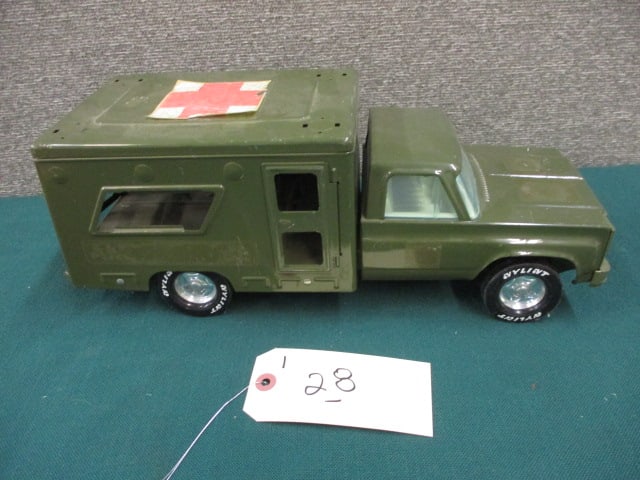 Nylint Military Red Cross Truck: 16"L x 6"T x 6"W
