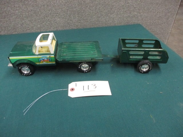 Nylint Farms Truck & Trailer: 20"L x 4.5"T x 5"