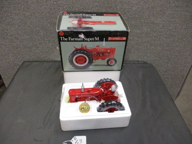 Precision Farmall Super M Tractor (1 of 2)