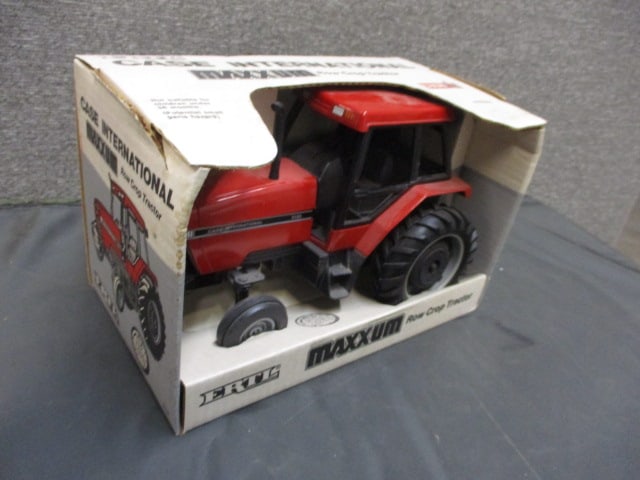 Ertl Case Maxxum Tractor - 3