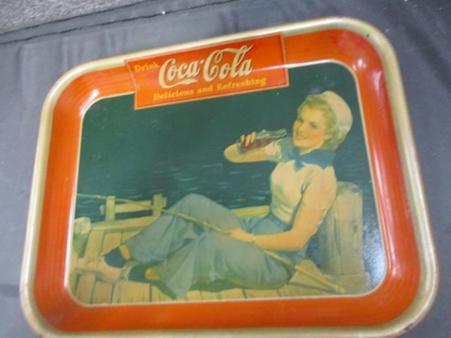 1940 Coca-Cola Beverage Tray: 13"W x 10.5"T
